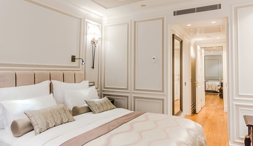 Family Room, Connecting Rooms