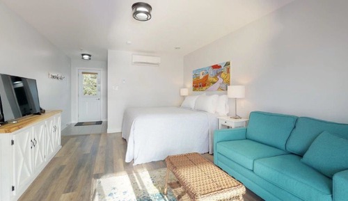 Signature Studio, 1 Queen Bed, Beachfront