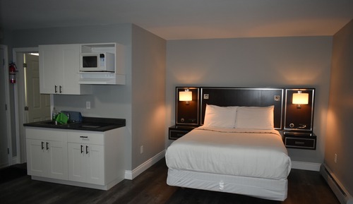 Deluxe Studio Suite, 1 Bedroom, Kitchenette, Courtyard View