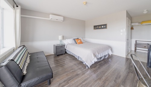 Comfort Room, Lake View