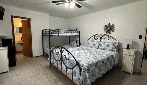 Resort, Lakefront private, pool, hot tub, sauna #2