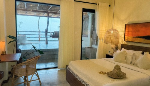 Honeymoon Double Room, 1 Queen Bed, Ocean View, Beachfront