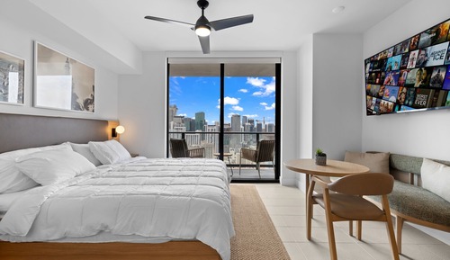 Luxury Studio Suite, 1 King Bed, City View