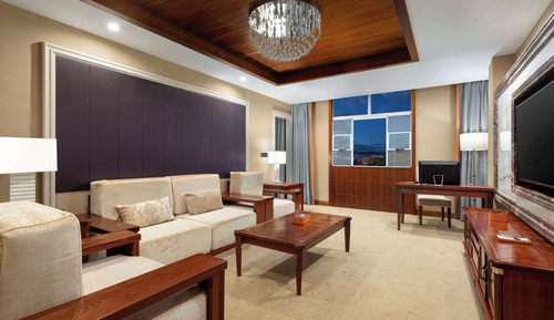 Deluxe Suite, 1 King Bed, Non Smoking