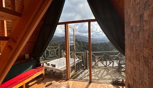 Jakuzili Suite Bungalov-11