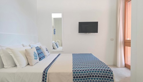 Comfort Room, Patio, Courtyard View