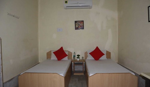Basic Twin Room, Patio