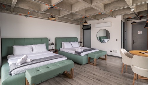 Deluxe Apartment