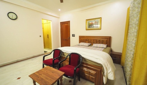 Premium Single Room, Smoking, Private Bathroom