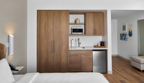 Room, 1 King Bed, Corner