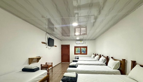 Basic Room, Multiple Beds, City View, Annex Building
