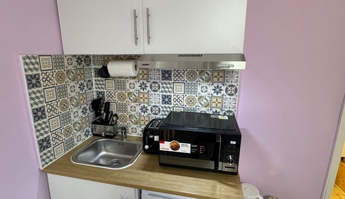 Standard Studio, Kitchenette
