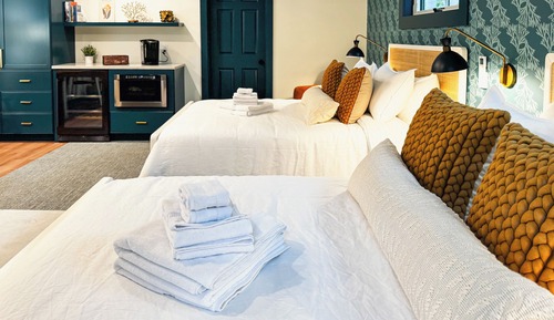 Superior Double Room, 2 Queen Beds, Non Smoking, Kitchenette