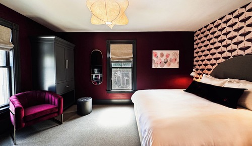 Economy Room, 1 Queen Bed, Non Smoking, Private Bathroom