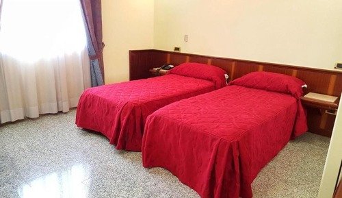 Basic Twin Room