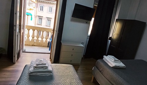 Deluxe Room, Balcony, City View