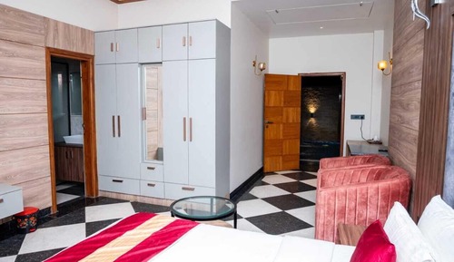 Premium Room