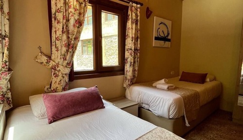 Twin Room, Mountain View