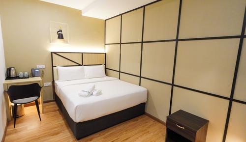Standard Room, 1 Queen Bed