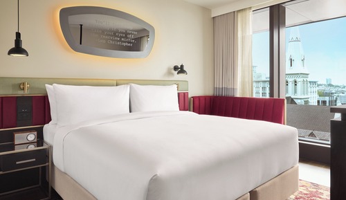 Standard Room, 1 King Bed