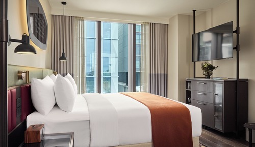 Standard Room, 1 King Bed, City View, Corner (High Floor)