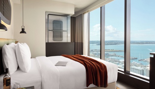 Standard Room, 1 Queen Bed, Harbor View (High Floor)