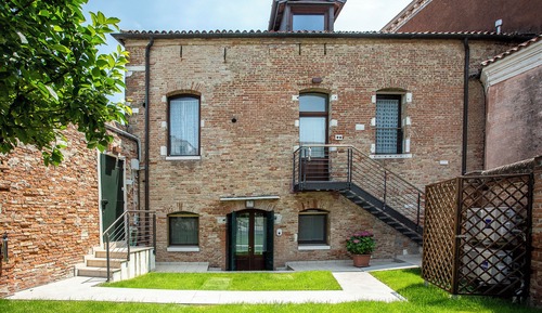 Classic Apartment, Lagoon View