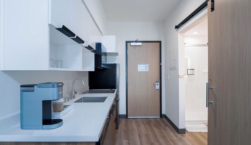Suite, 2 Queen Beds, Kitchen (Studio)