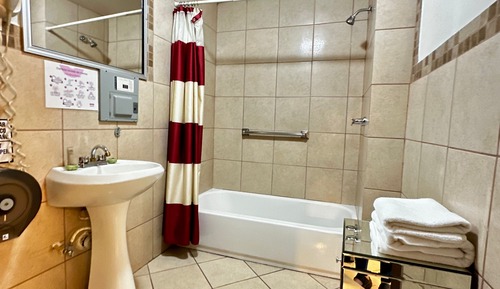 Superior Suite, Courtyard View