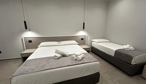 Standard Triple Room, Non Smoking, Private Bathroom
