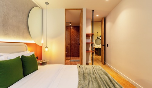 Deluxe Apartment