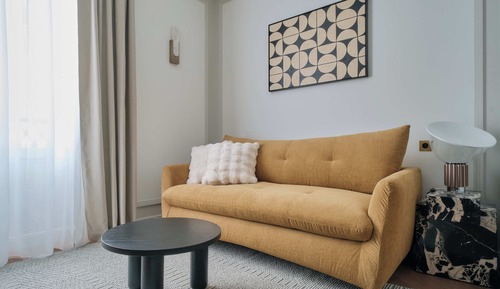 Deluxe Apartment (401)