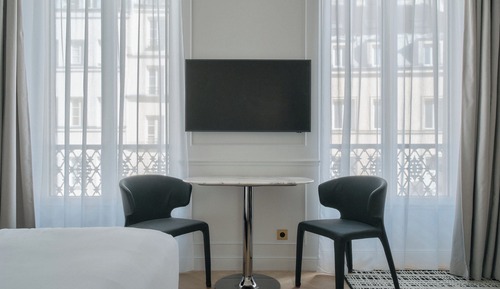 Deluxe Room (302)