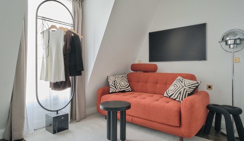 Deluxe Room (602)