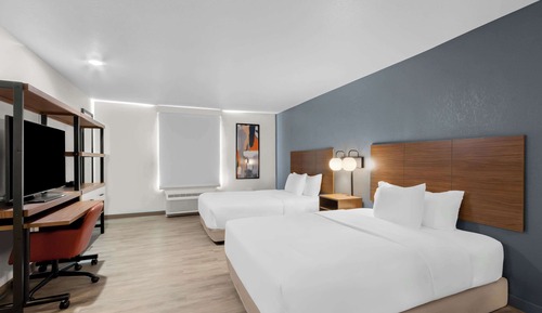 Suite, 2 Queen Beds, Non Smoking (Roll-In Shower)