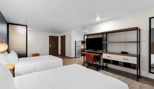 Suite, 2 Queen Beds, Non Smoking (Accessible Tub)