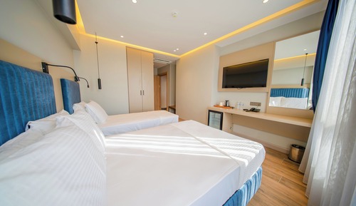 Superior Triple Room, Non Smoking, Private Bathroom