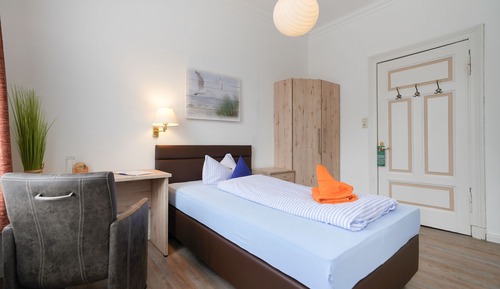 Comfort Single Room, Private Bathroom, Garden View (Einzelzimmer medium)