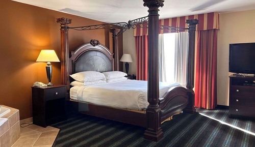 Suite, 1 King Bed, Non Smoking, Jetted Tub