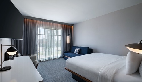 Room, 1 King Bed, Non Smoking (Hearing Accessible)