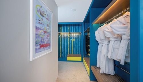 Themed Deluxe Room With Two Kids