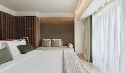 Panorama Suite with Balcony & Temple View