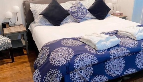 Deluxe Room, 1 King Bed, Garden Area