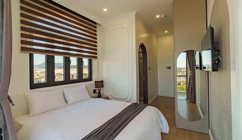 Standard Double Room, Balcony, City View
