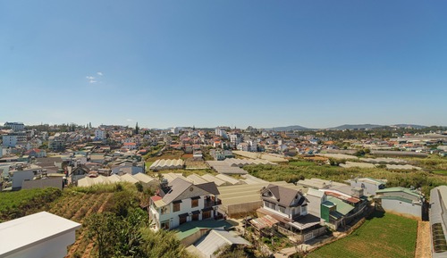 Deluxe Room, 1 King Bed, Balcony, City View