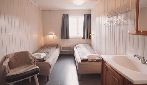 Economy Twin Room Hostel Lake view