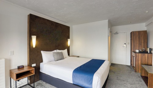 Standard Room, 1 Queen Bed