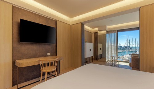 Suite, Sea View
