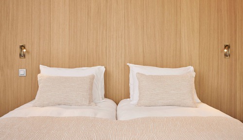 Superior West (Beach and Sea View)