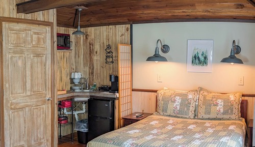One Bedroom Cabin with Kitchenette (Studio)